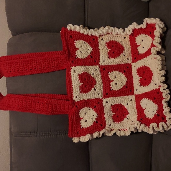 Handmade Crochet Heart Tote - Picture 4 of 7